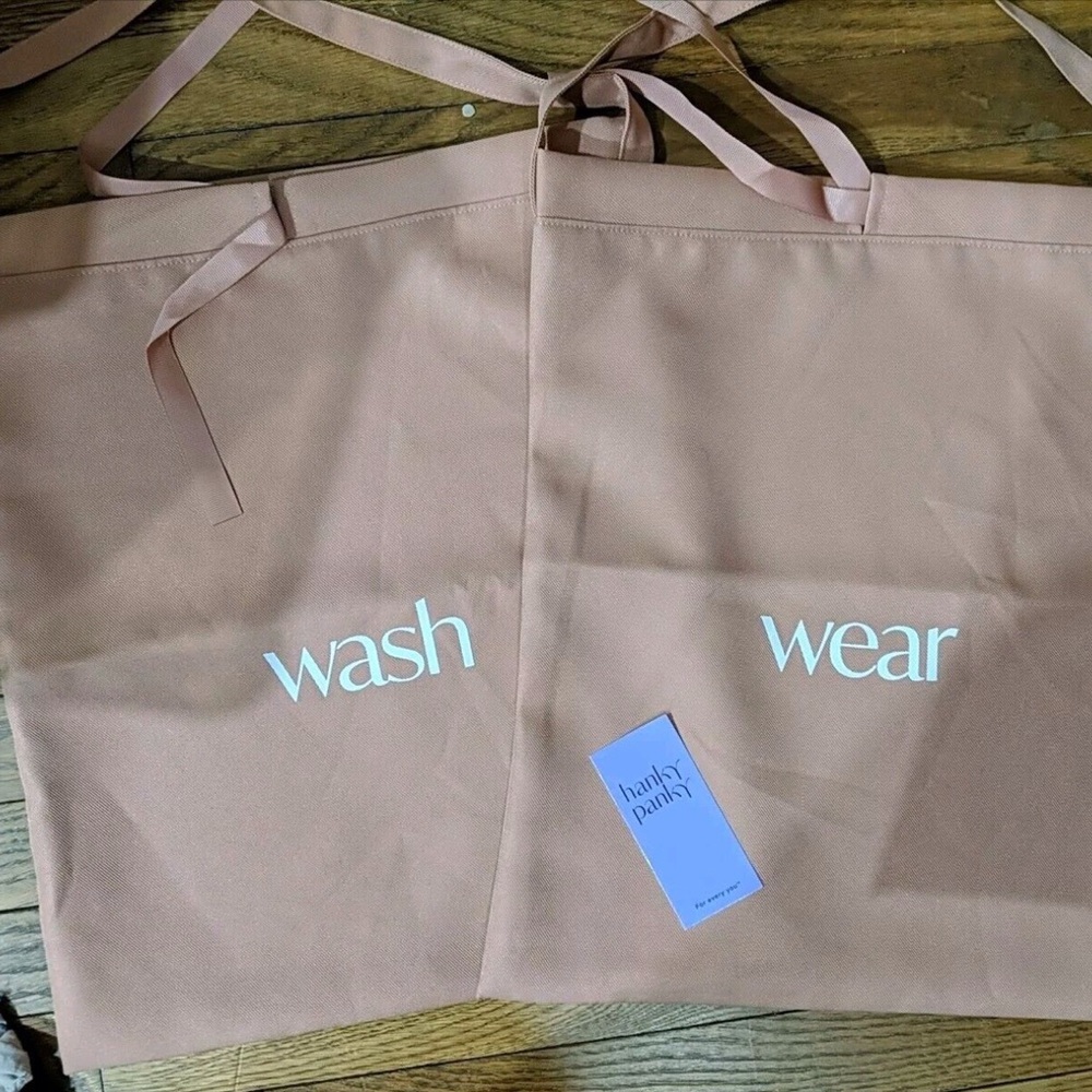Travel Bags in Mauve Set of Wash and Wear By Hanky Panky NWT